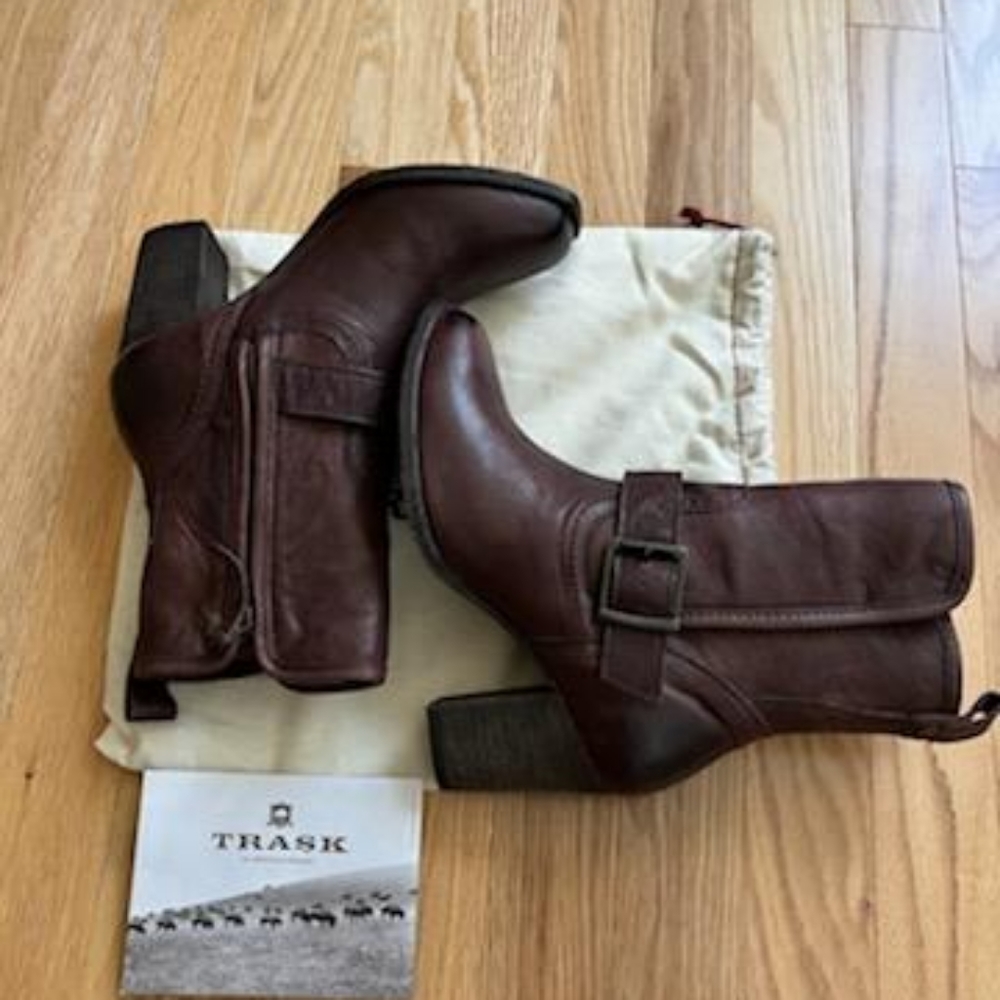 ๐HP๐ฅณ NIB!! Trask Becca Brown Leather Boots - Picture 3 of 9